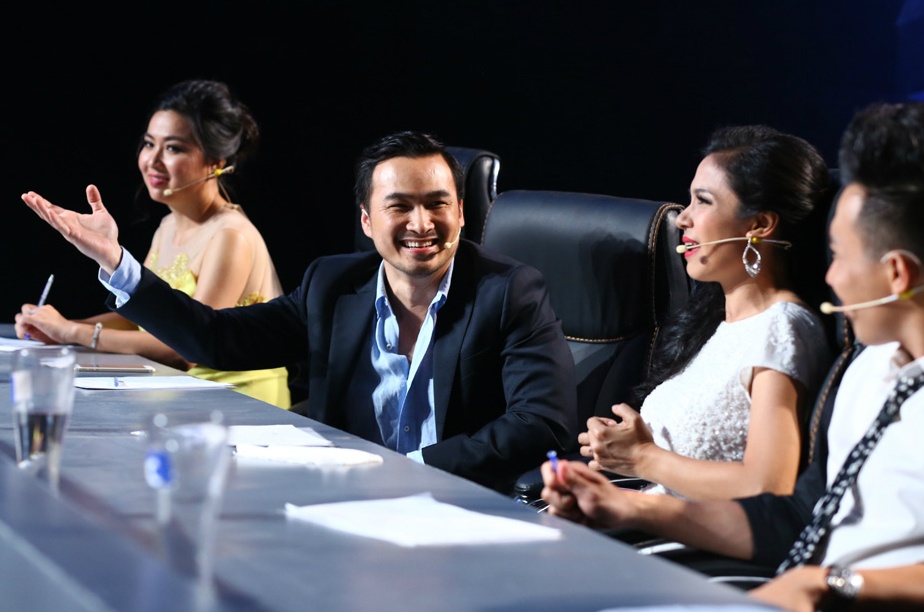 Nhưng Chi Bảo cho rằng, các thành viên trong đội mất sự cân bằng và đối xứng bởi Duy Khánh là người nổi trội còn 2 thành viên Khổng Tú Quỳnh, Đại Nhân rụt rè, lo sợ mất hình tượng ca sĩ. Nam diễn viên khuyên 2 giọng ca trẻ nên đột phá và lột xác hơn nữa.