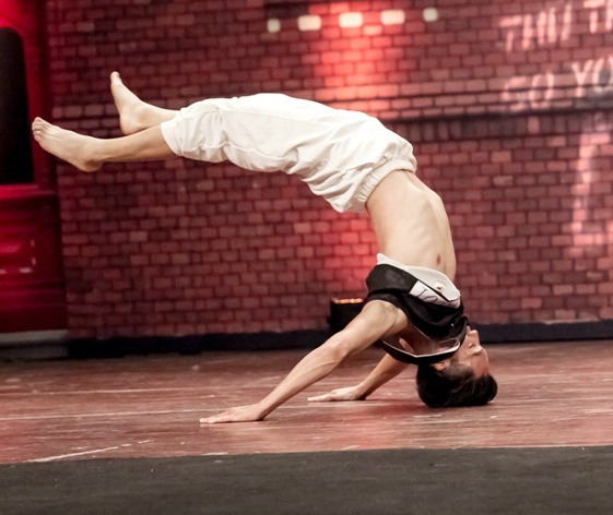 Linh 3T là cái tên nổi trội trong làng hip hop Hà thành nhiều năm qua. Chàng trai sinh năm 1988 này từng giành giải quán quân tại nhiều cuộc thi lớn trong nước, quốc tế và mới đây nhất vào năm 2013 là thành tích lọt top 16 Bboy xuất sắc nhất thế giới.