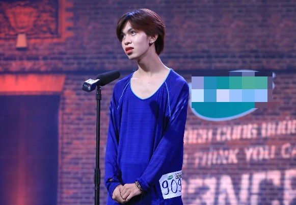 Chang trai muon chuyen gioi nhung e ngai dinh kien xa hoi hinh anh