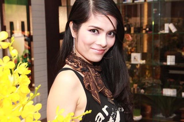 12 năm sau nhìn lại câu chuyện này, Kiều Thanh thừa nhận, “Vai phóng viên Sương của tôi trong phim “Gái nhảy” của anh Lê Hoàng đúng là một vai diễn ngớ ngẩn. Nhưng sẽ còn ngớ ngẩn hơn thế, nếu tôi nhận vai Hạnh- như chủ ý ban đầu của anh Lê Hoàng”.