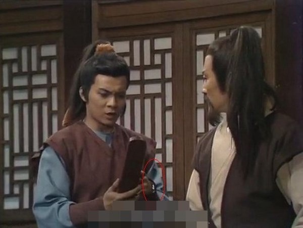 Đại hiệp cổ trang cũng có đồng hồ đeo tay!?