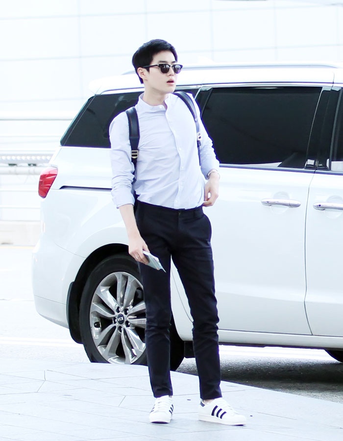 Những phụ kiện xu hướng thời thượng như giày sneaker, balo hay mũ đều được chủ nhân nhanh tay cập nhật.