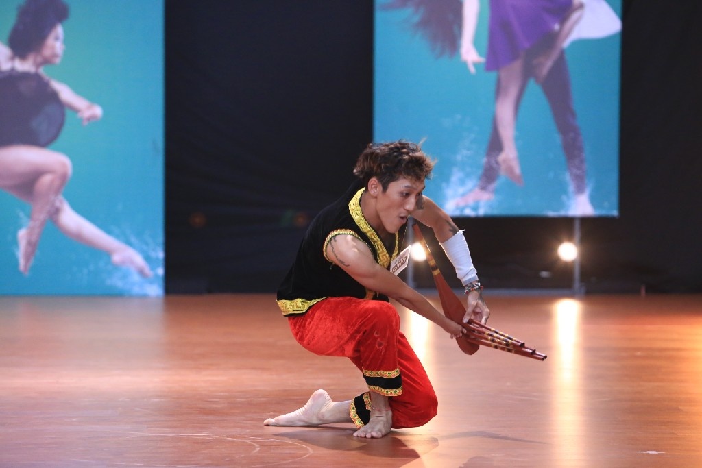 Cao thu hip hop, chang trai mot tay roi cuoc thi nhay hinh anh