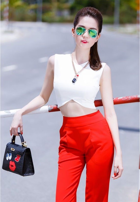Người đẹp luôn nổi bật mỗi khi xuất hiện.