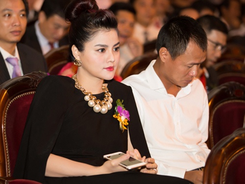 Vu Thu Phuong bi nga dut gan tay khi mang bau 5 thang hinh anh