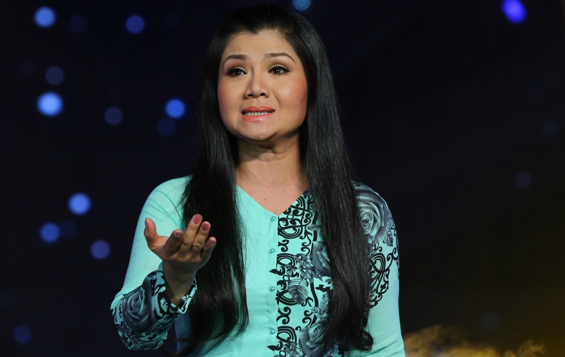 NSUT Tu Suong xuc dong hat Me toi hinh anh