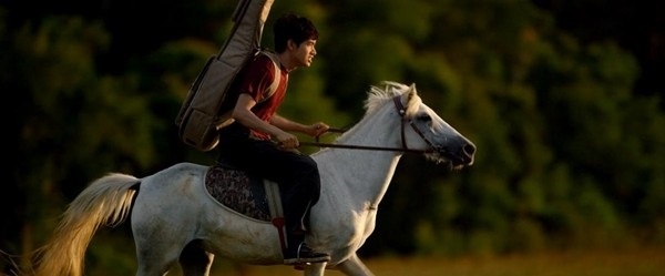 Trùm cỏ:   Tháng 9 vừa qua, bộ phim điện ảnh Trùm Cỏ đã ra mắt khán giả Việt.  Phim xoay quanh cuộc phiêu lưu “điên rồ” của anh chàng   Mộc Lâm (Quang Đăng). 