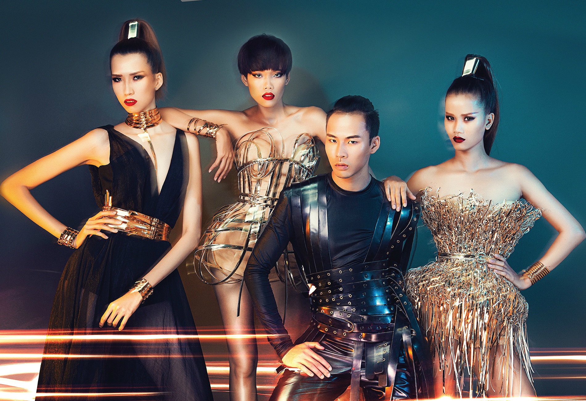 Top 4 Vietnam's Next Top Model chuan bi trong hau truong hinh anh