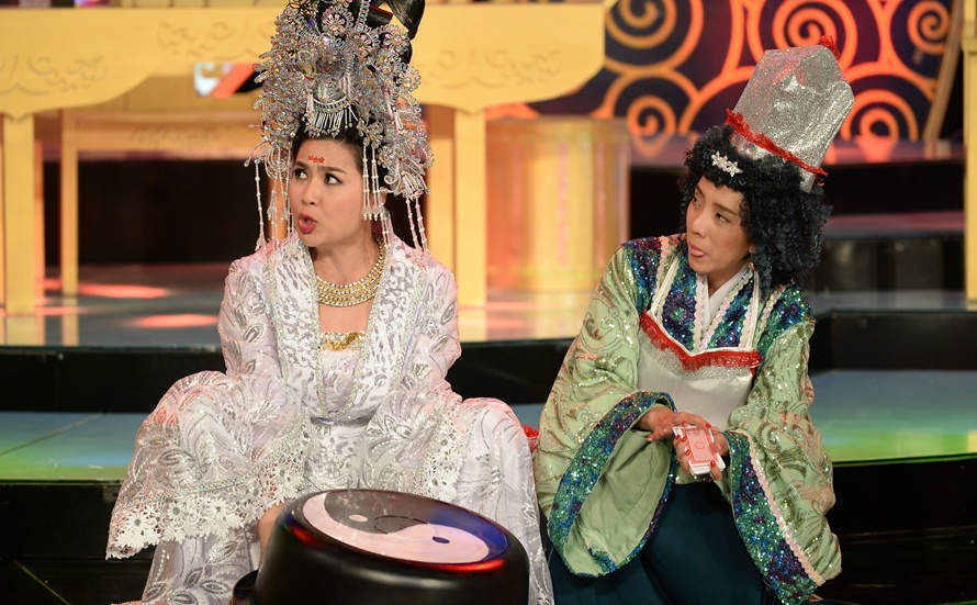 Le Khanh - Thu Trang hoc theo than bai TVB de dien hai hinh anh