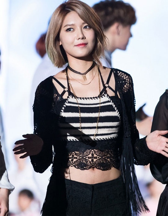 Sooyoung (SNSD) tự tin với eo thon thả và phẳng lỳ.