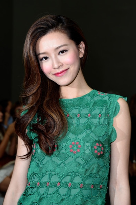 Angela Baby và Văn Vịnh San từng là bạn bè tốt.