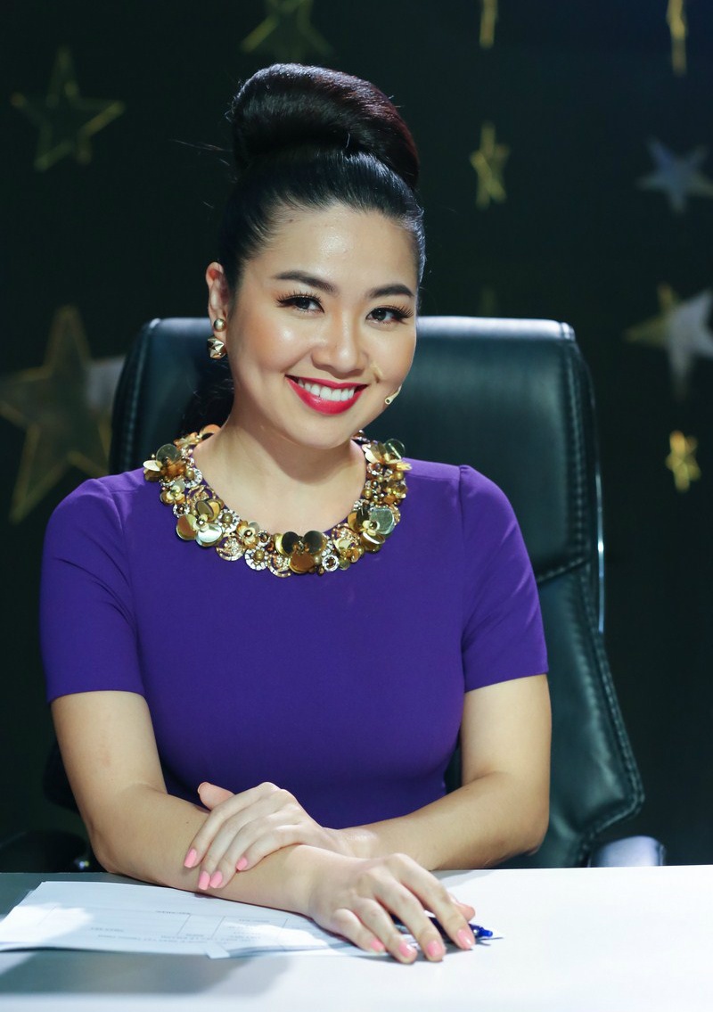 Lê Khánh: “Có những lúc các bạn thoại nhanh quá nên những thông tin, mảng miếng đưa ra không có điểm nhấn, điều đó hơi đáng tiếc”.