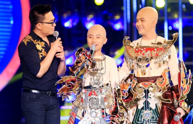 Phuong My Chi bi che hat khong giong Phan Dinh Tung hinh anh