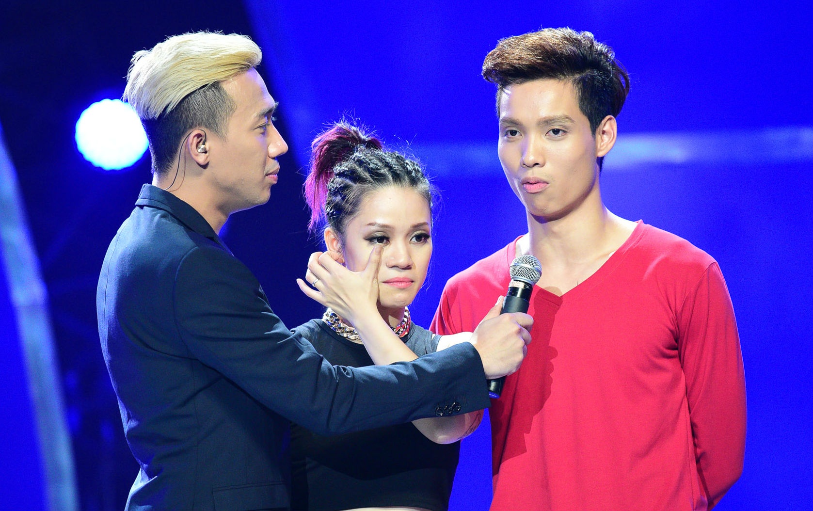 Thi sinh Thu thach cung buoc nhay mau thuan voi dong nghiep hinh anh