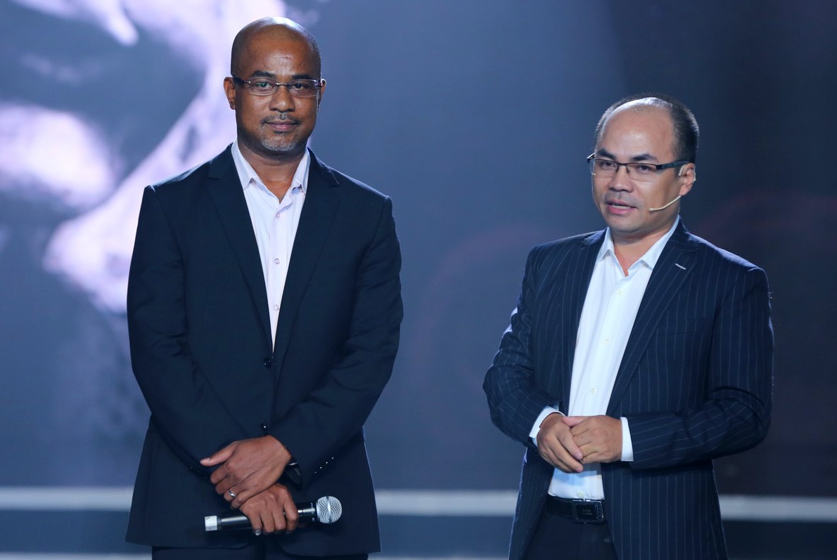 Hanh trinh tim me ruot hon 20 nam cua ca si da den goc Viet hinh anh