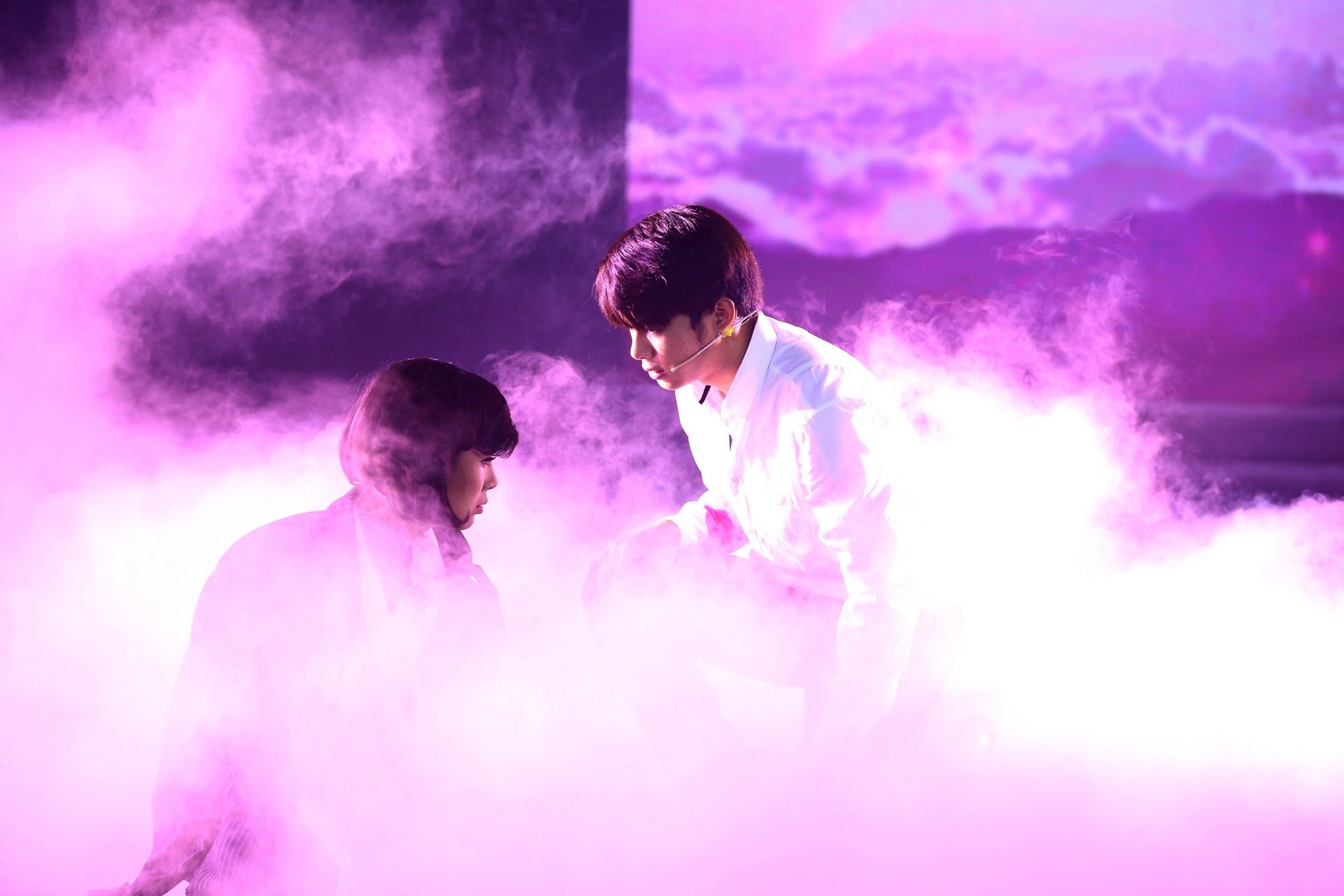 Chi Bảo đánh giá: “Một kịch bản rất hay. Mỗi cá nhân đều nỗ lực, cố gắng rất nhiều qua từng đêm diễn nhưng đâu đó vẫn cho tôi thấy thiếu sự kết nối. Tí xíu nữa thôi, một chút nữa thôi thì nó sẽ chạm hoàn toàn vào trái tim của tôi”. Tiểu phẩm nhận được số điểm rất cao từ 4 giám khảo chính: 38,5 điểm.