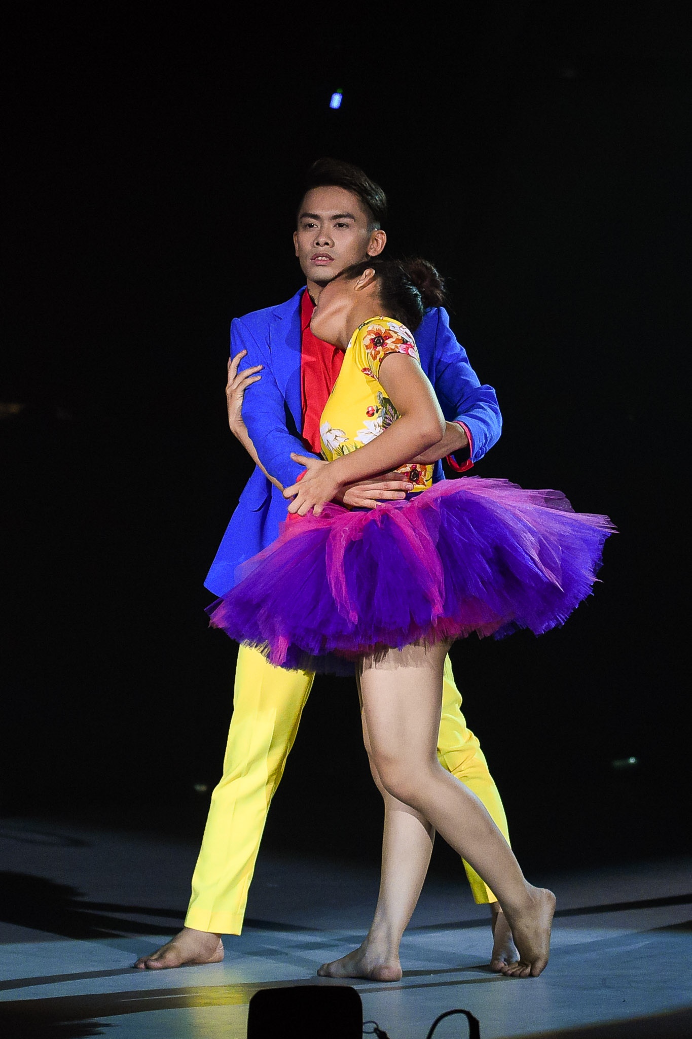 Tuyết Minh: Chị nghĩ John Huy nên cảm ơn em vì nhờ có em mà John Huy mới ra được ý tưởng nhân vật manocanh. Bằng những gì em có, em đã làm rất tốt nhiệm vụ mà anh John Huy trao cho em. Trâm Anh em đúng là khùng thật vì dám trao tình yêu của mình cho một anh manocanh. Viết Thành: Tiết mục này quá tuyệt vời vì nhân vật mà Trâm Anh phải diễn quá khó.Bạn phải tưởng tượng manocanh đang yêu mình, ôm ấp mình. Đúng là chỉ những người không bình thường mới làm được điều đó. Các bạn là những người không bình thường cộng với biên đạo không bình thường, tất cả rất đáng yêu.