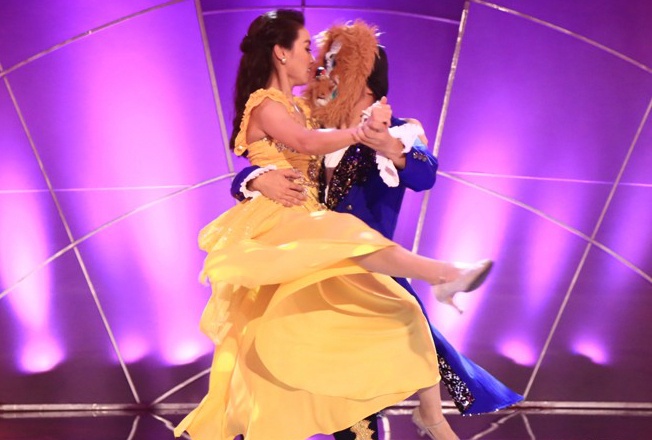 Cau chuyen Nguoi dep va quai vat cua Anh Quang - Thuy Van hinh anh