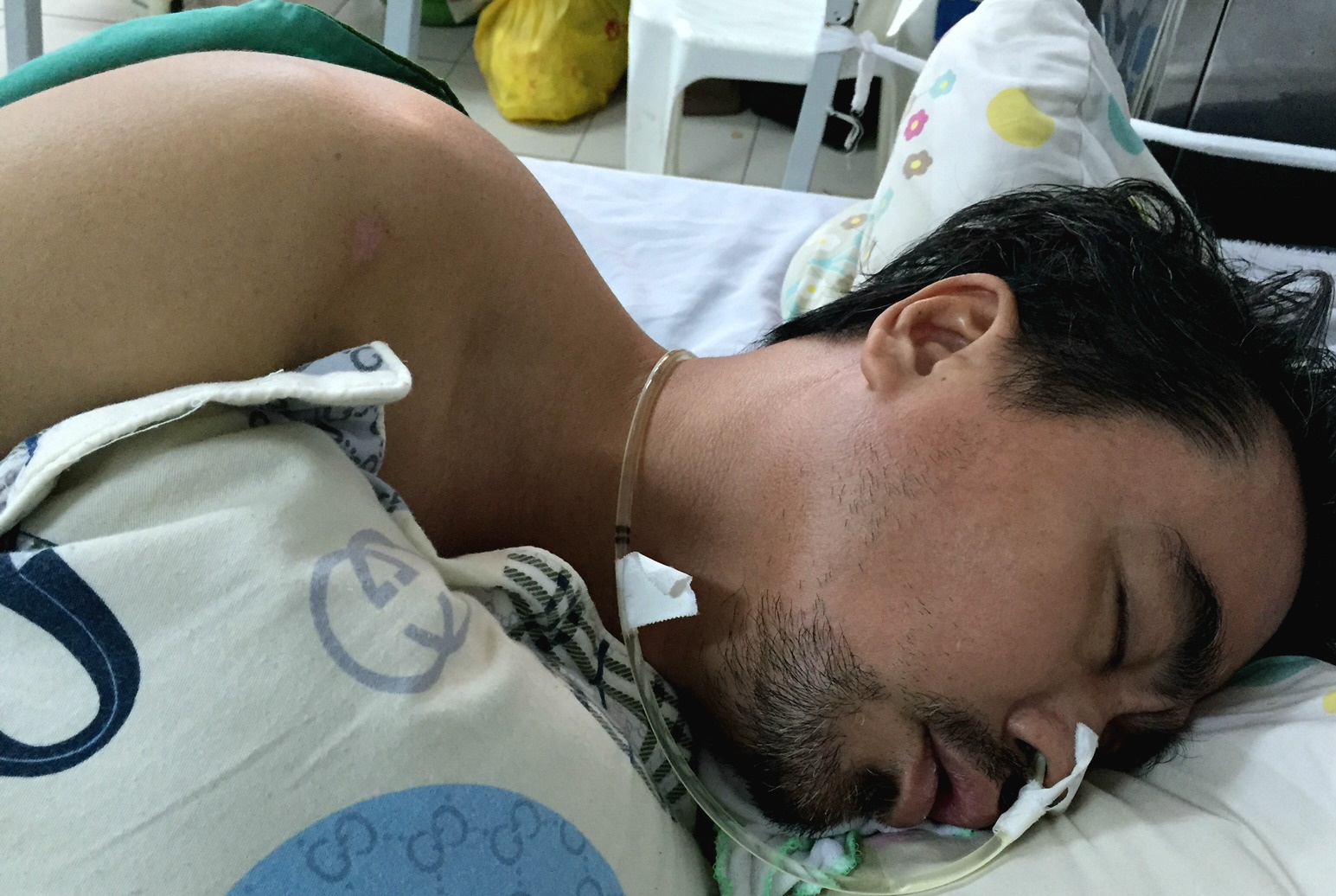 Nguyen Hoang dung truoc nguy co bi liet nua nguoi hinh anh