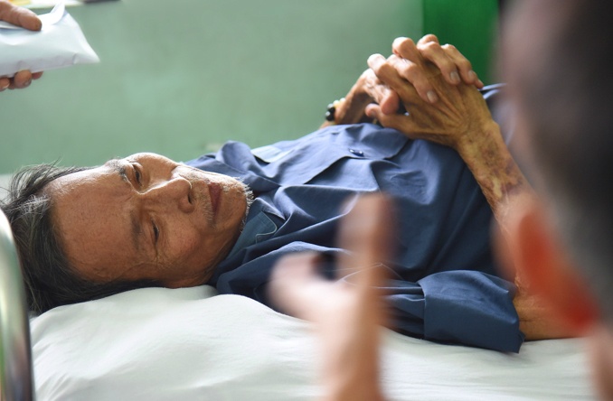 Dien vien Van bai lat ngua: 'Toi dinh ve nha cho ngay chet' hinh anh