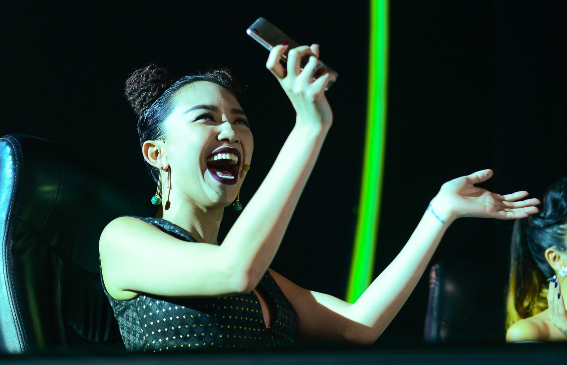 Tran Thanh che Toc Tien giong Na Tra hinh anh