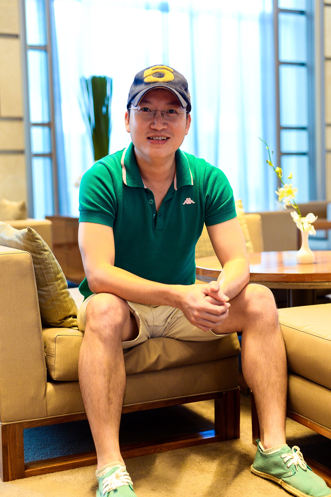 Sỹ Luân tự nhận anh không phù hợp với thế giới hào nhoáng của showbiz.