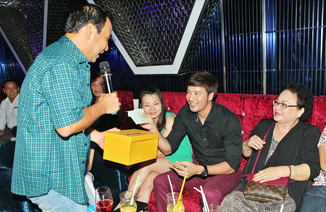 Quyen Linh keu goi duoc gan 200 trieu ung ho Nguyen Hoang hinh anh