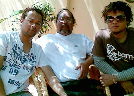 Con trai NSND Y Moan khong buon khi bi che sao chep bo hinh anh