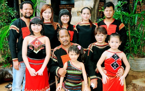 Y Vol nghen ngheo ke ve ky niem cua bo hinh anh