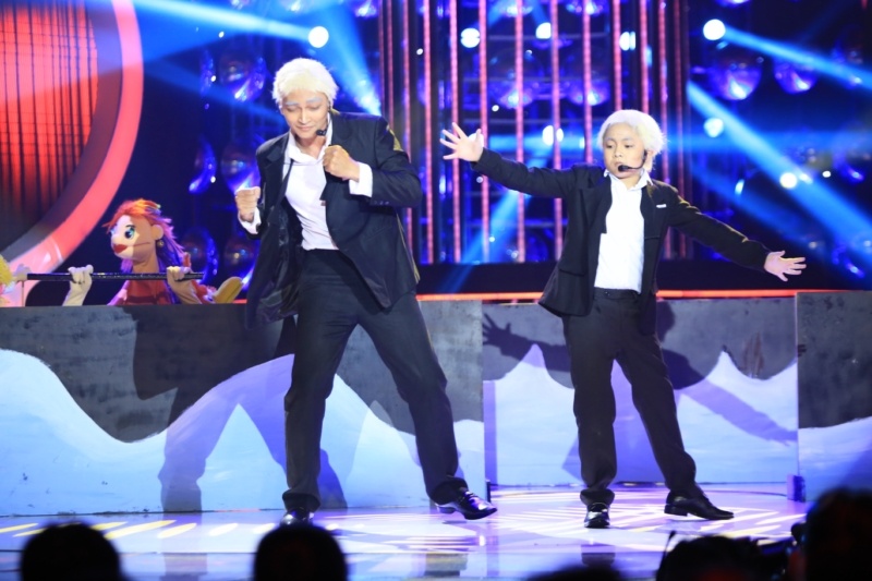 Hoàng Quân - Khương Ngọc hóa thân thành Gerard Darmon với tiết mục Mombo Italiano. Mỹ Linh dành tặng 2 chữ tuyệt vời vì sự đáng yêu của 2 thầy trò. Hoài Linh cho rằng, điệu bộ non nớt của bé Ben vô tình phù hợp thần thái của nhân vật bởi Gerard Darmon đã lớn tuổi, vũ đạo chậm chạp. 