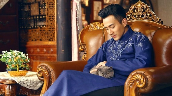 Những tháng sau đó, Lưu Khải Uy tiếp tục “chiếm sóng” với sự ra mắt của những tác phẩm Người đàn ông bắt được cầu vồng, Bạn là chị em của tôi, Phong vân thiên địa và Hoa lưỡng sinh.