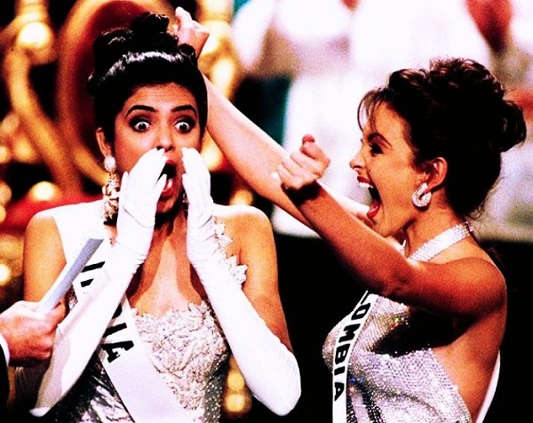 Người đẹp Ấn Độ Sushmita Sen bất ngờ tột độ khi đăng quang Hoa hậu Hoàn vũ 1994.