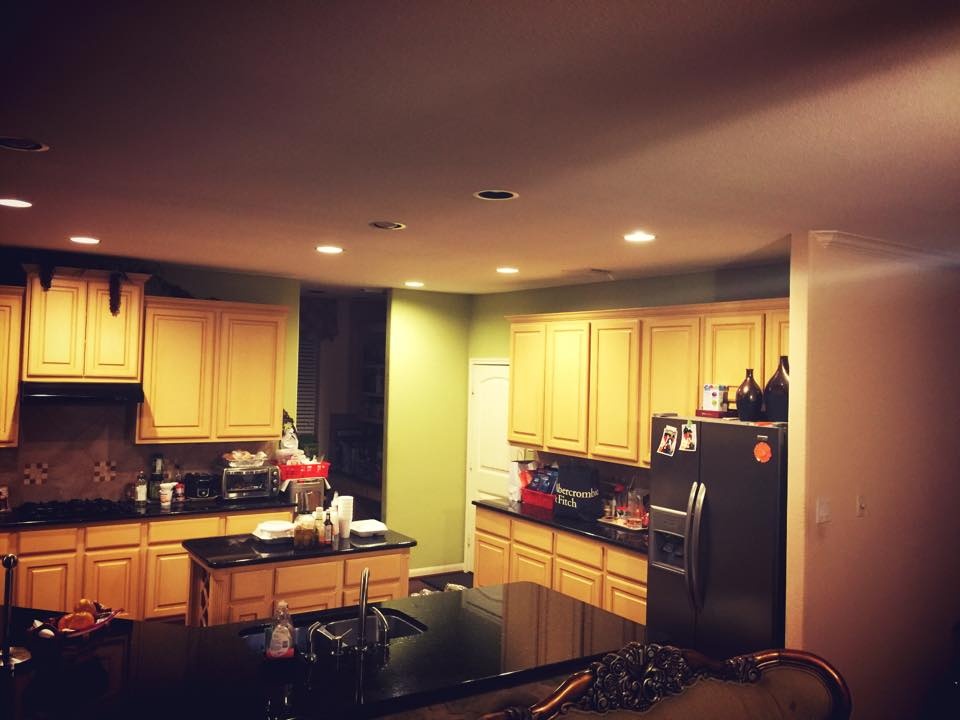 Mỗi lần Quách Thành Danh sang Mỹ, cả gia đình đều tụ tập ở nhà anh nên nam ca sĩ đầu tư nhiều vật dụng, trang trí cần thiết. Anh rất thích nấu ăn nên thường xung phong vào bếp chiêu đãi cả đại gia đình những món đa dạng.