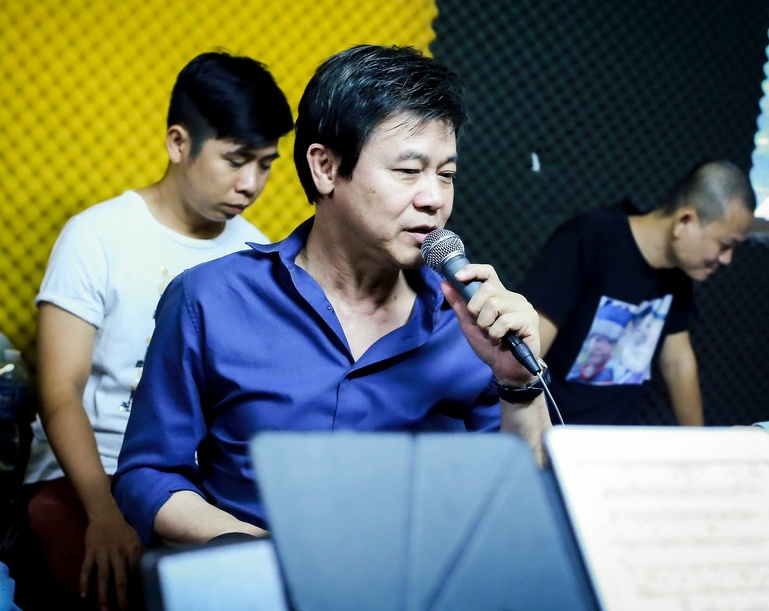 Với ca khúc Giọt lệ sầu hát song ca, Thái Châu cũng tập một mình rồi gửi bản thu âm sang cho   Phi Nhung tự ráp nhạc. Đàn anh tỏ rõ bản lĩnh của một danh ca khi “hát cú nào ăn cú đó”, mỗi   bài anh chỉ tập đúng một lần cùng ban nhạc mà đã như “nhuyễn” bài từ thuở nào khiến Phú Quý   cùng những ai có mặt trong phòng thu không ngớt lời khen ngợi.