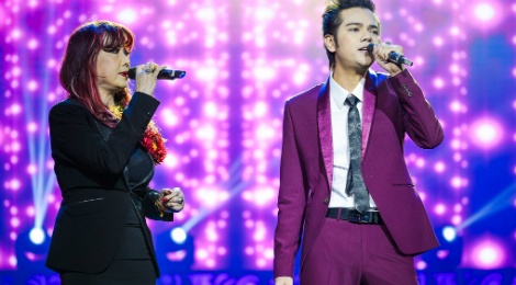 Bao Yen mac ca tinh song ca cung con trai hinh anh