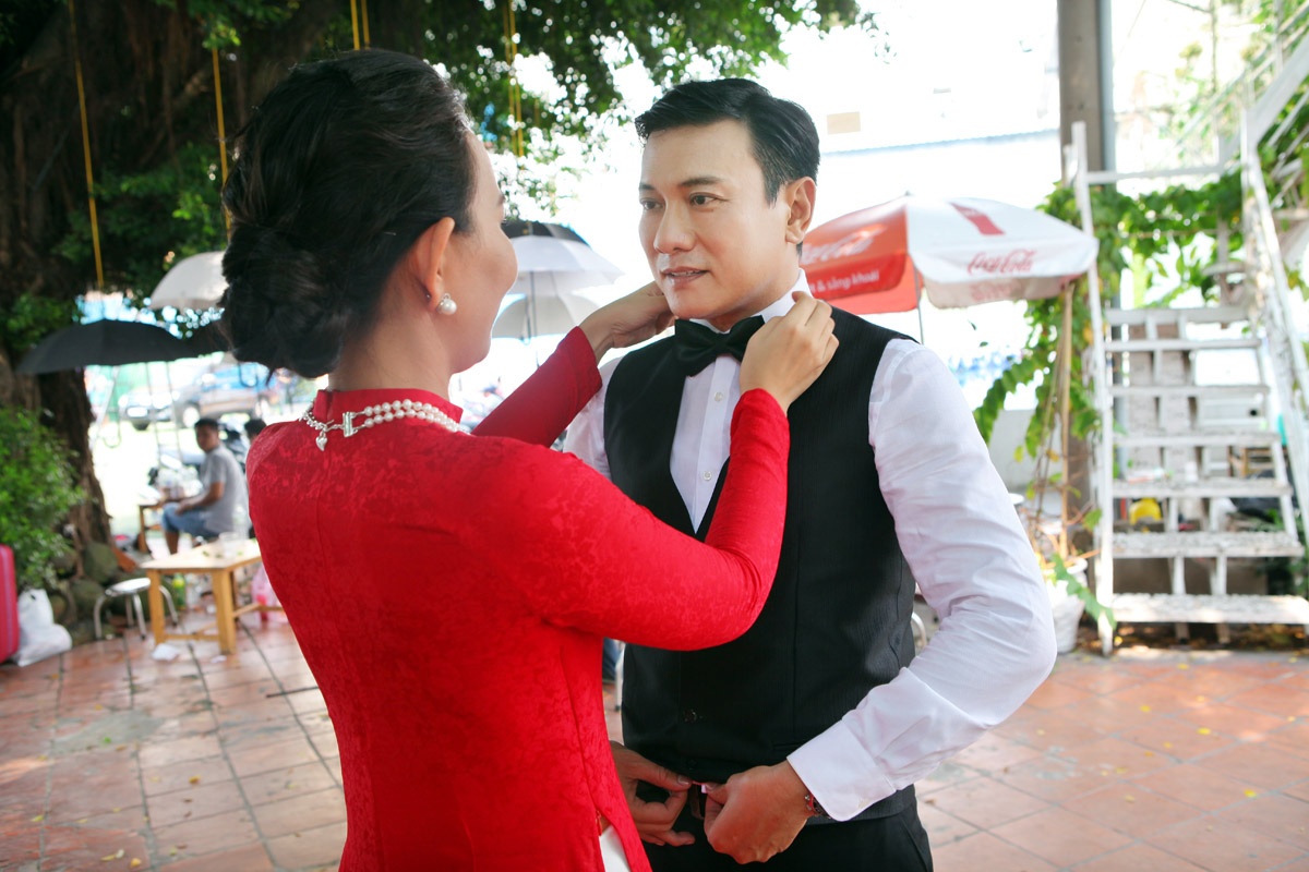 Hau truong chup anh cuoi cua Hoang Phuc va vo doanh nhan hinh anh