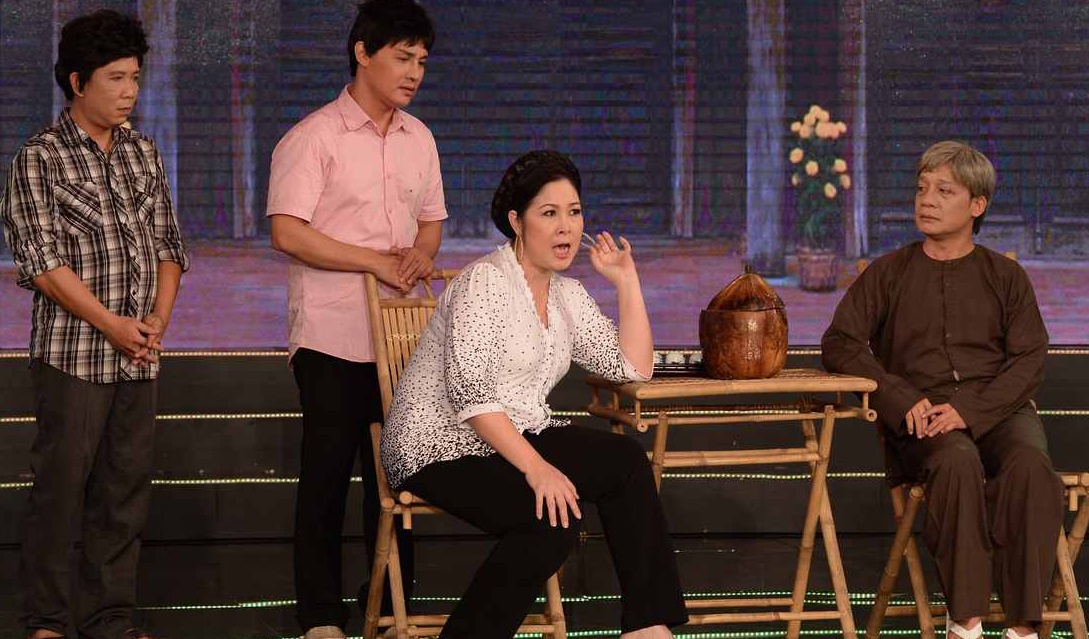 Hong Van - Minh Nhi khau chien bang 2 giong Bac - Nam hinh anh