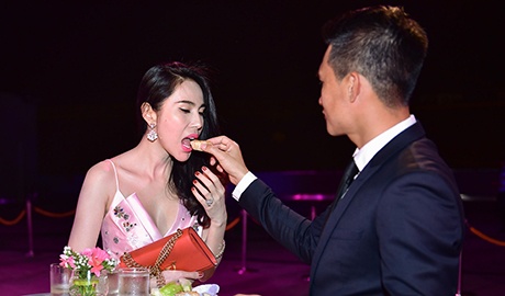 Cong Vinh tinh cam cham soc cho Thuy Tien hinh anh