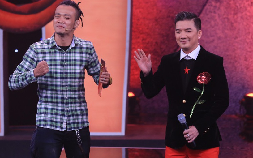 Dam Vinh Hung danh lac huong Hoang Phi hinh anh