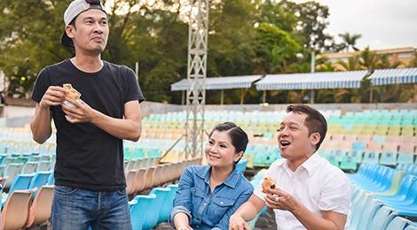 Nghe si mac gian di den tong duyet live show Tiet Cuong hinh anh