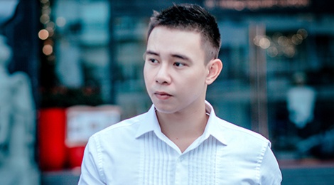 Dong Hung hat ca khuc moi tang me hinh anh