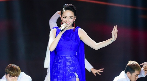 Toc Tien khong sexy van 'dot chay' Bai hat Viet hinh anh