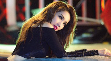 Erik ap sat Bao Thy tren BXH Zing Mp3 hinh anh