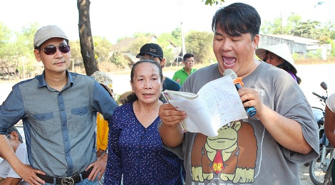 Hoang Map van dong 100 trieu dong cho nguoi ngheo trai phong hinh anh