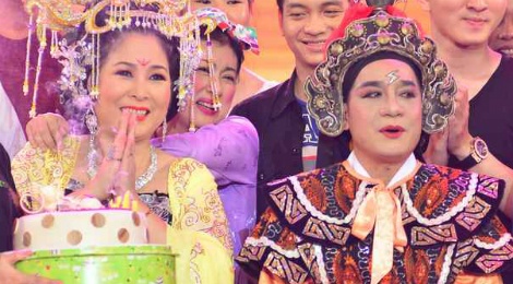 Minh Nhi don sinh nhat tren truong quay Tao xu an hinh anh