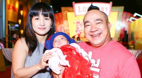 Vo chong Hieu Hien be con gai moi sinh du cong chieu phim hinh anh