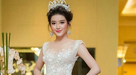 Bo suu tap vay da hoi quyen ru cua a hau Huyen My hinh anh