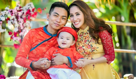 Gia dinh Khanh Thi - Phan Hien mac ao dai ruc ro du xuan hinh anh