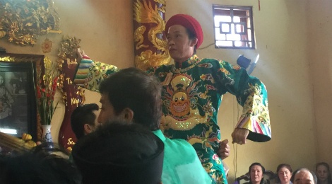 Hoai Linh xuat hien sau tin don den tho To bi do hinh anh