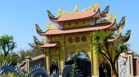 Nha tho To cua Hoai Linh da dung thi cong hinh anh